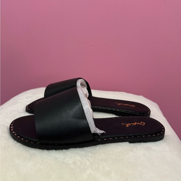 Women’s Qupid Black Slip on Sandals - Picture 4 of 4